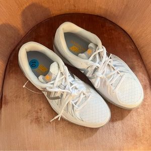 NWOT New Balance 1006 Tennis Shoes Sz 10W